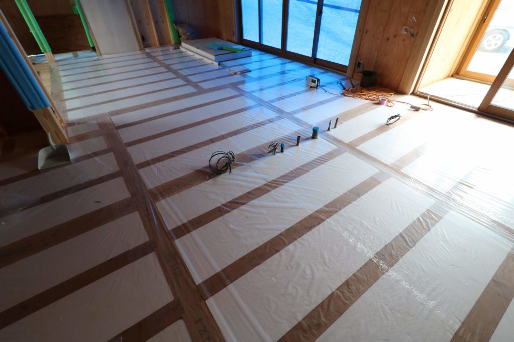 つくばで高性能住宅を建てるベースポイントの床断熱