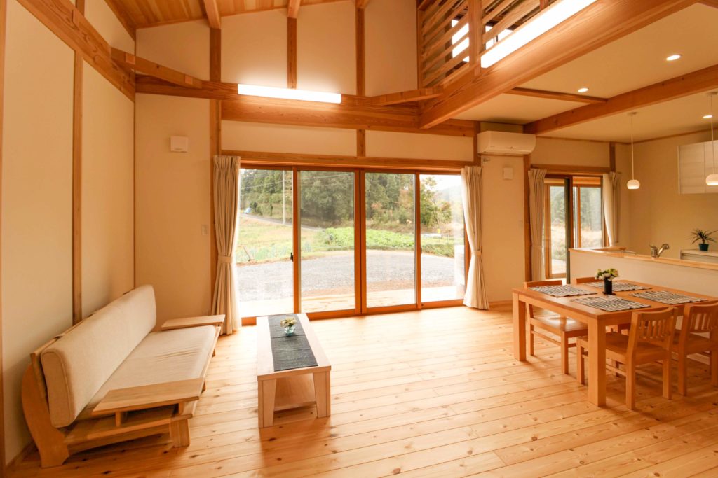 つくばで高性能住宅を建てるベースポイントの断熱窓サッシ