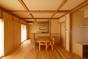 つくばで注文住宅・木の家を建てる工務店ベースポイントの和モダンダイニング